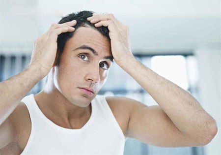 吃什么防止白发脱发？中医治疗白发脱发小偏方