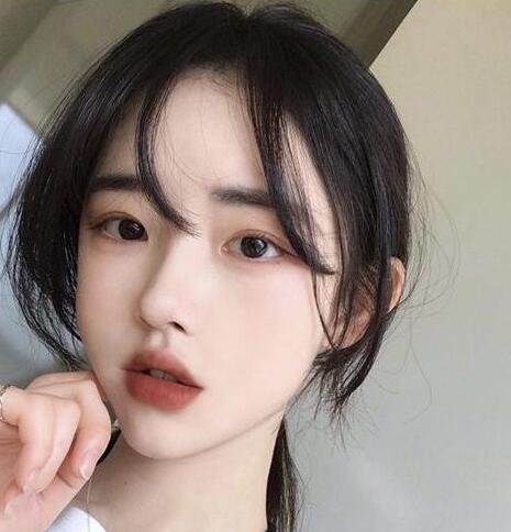 刘海发型女2021年新款学生,发挥女学生的纯真甜美