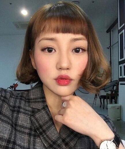 2022女大学生适合的流行韩式短刘海发型图片